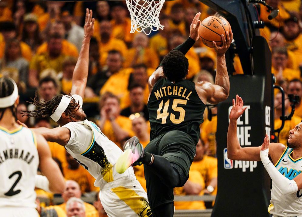 尼克斯逆转辽宁队,乔治扛起全队 尼克斯逆转辽宁队,乔治扛起全队