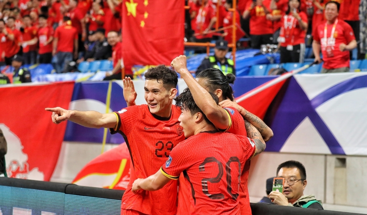 中国队完胜印尼队，李梓嘉扛起全队