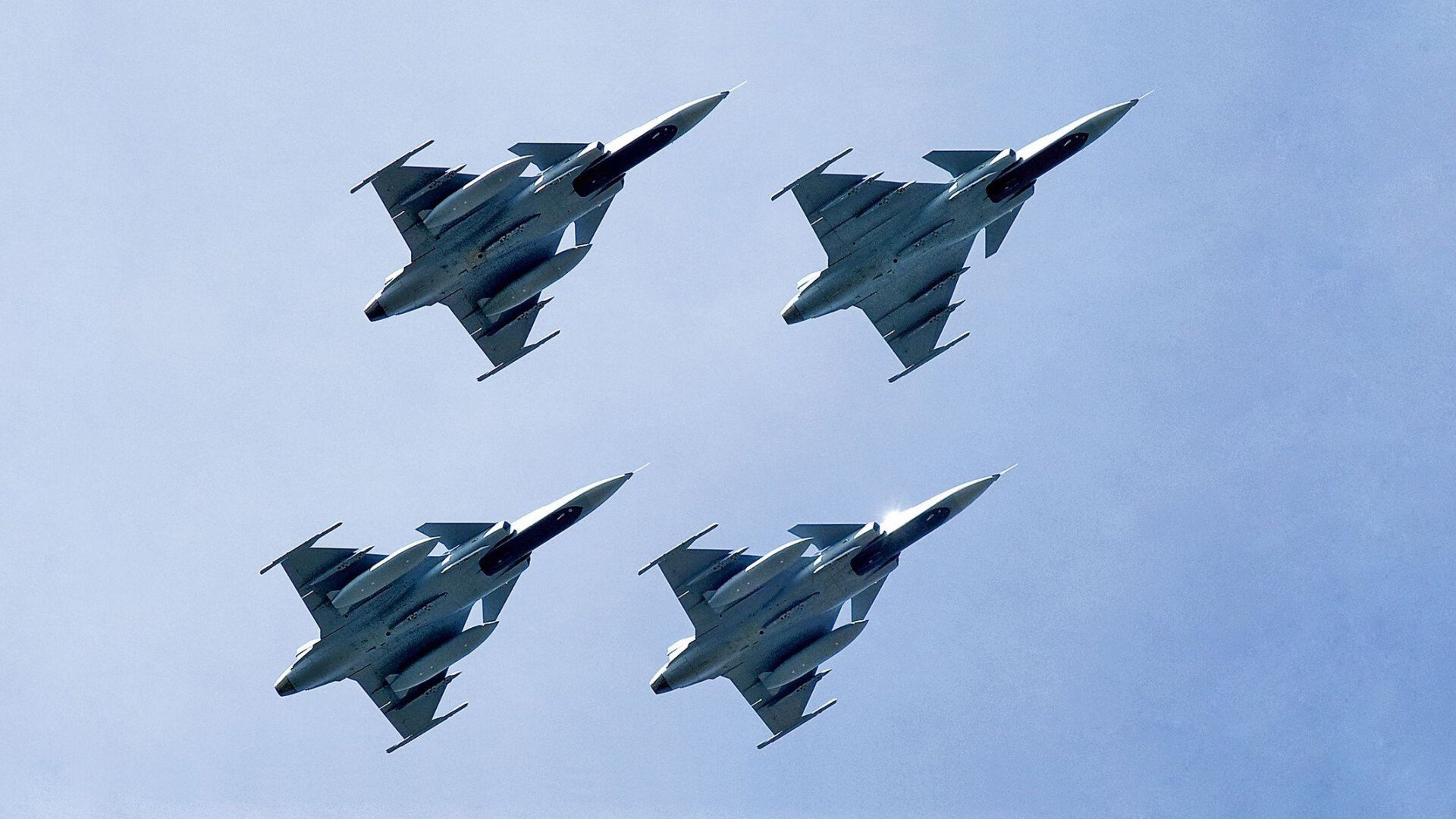 赛场见证强势接管，从黄蜂晋级到马克西的冠军征途